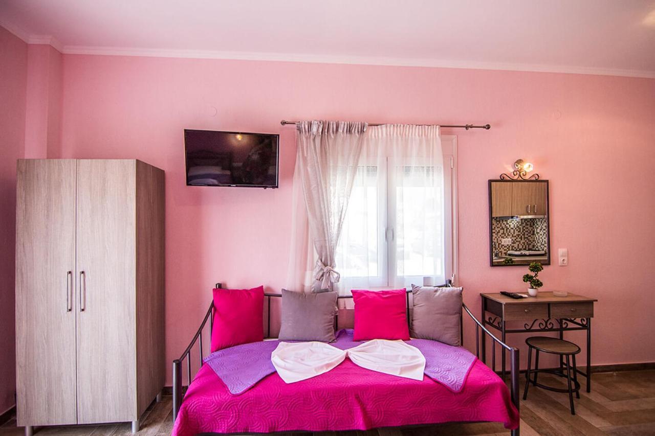 Christodoulos Eleftheria House Nea Vrasna Exterior photo